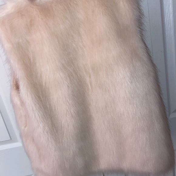 Forever 21 fuzzy vest - Picture 2 of 2